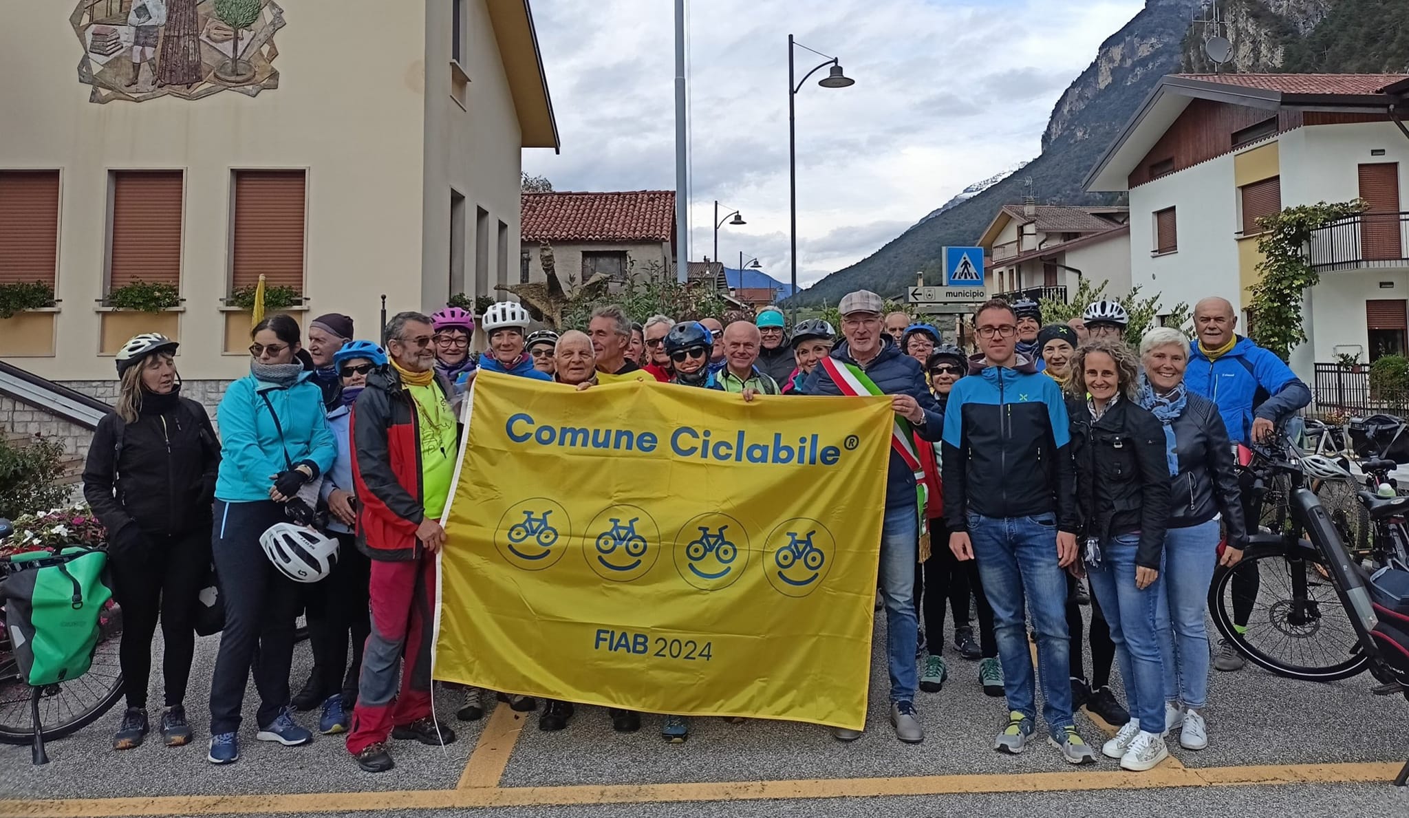 Consegna della bandiera Comuni Ciclabili FIAB 2024